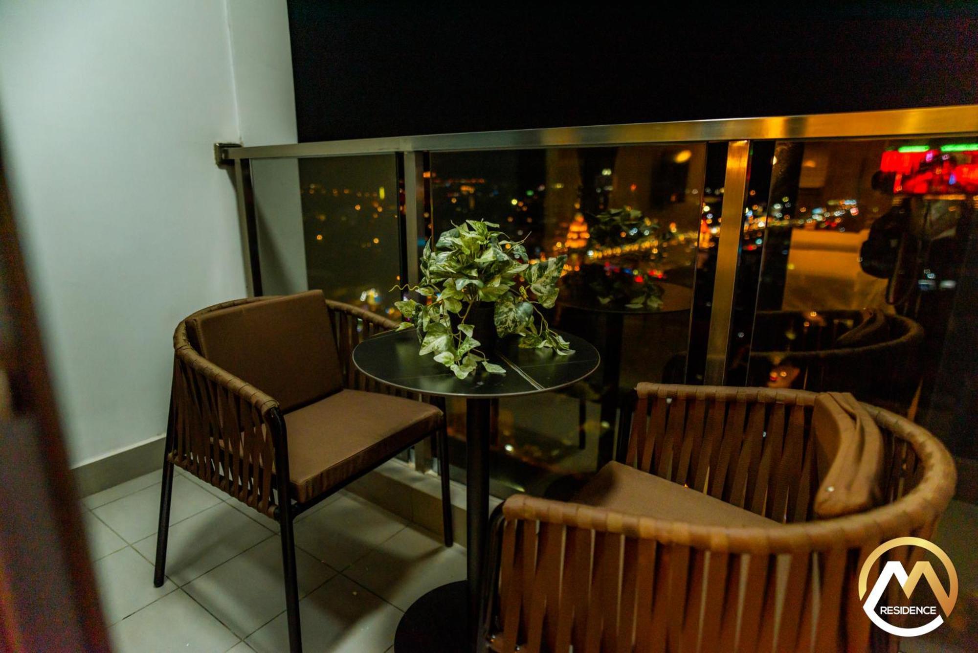 Hotel Serviced Apartments Top One Infinity Pool With View Of 360 Degree Phnom Penh Extérieur photo